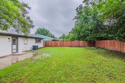 3604 Arnold Dr, Fort Worth TX  76140-2702 exterior