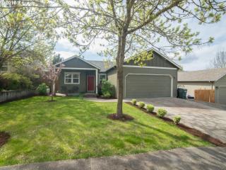 6031 Mica St, Springfield, OR 97478-8575