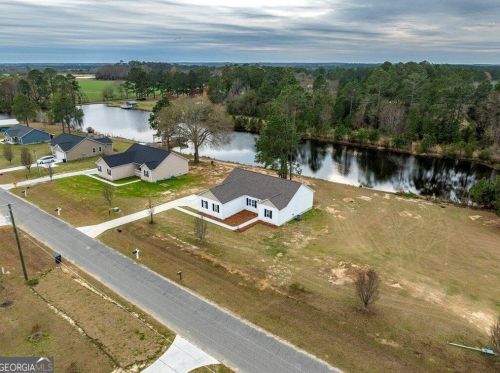 179 Burnside Rd, Fitzgerald, GA 31750-9504