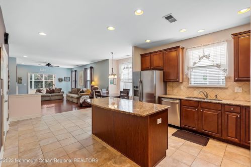 56 Kingston Dr, Jackson Twp, NJ 08527-4952