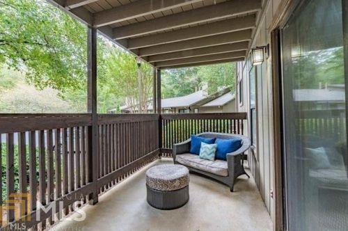 1702 Cumberland Ct, Smyrna GA  30080-8660 exterior