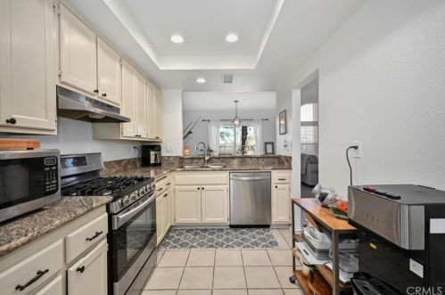 889 Sapphire Ln, Anaheim CA  92807-4864 exterior