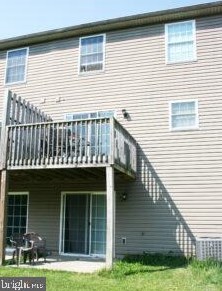 445 Kentwell Dr, York, PA 17406-6083