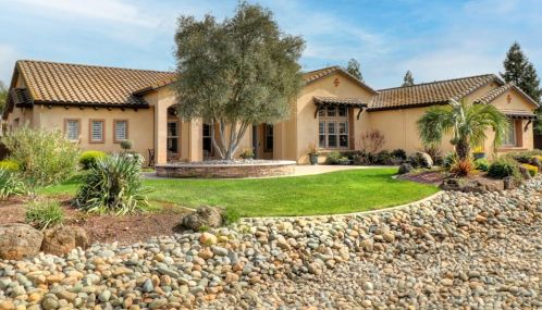 9982 Kapalua Ln, Elk Grove, CA 95624-5036