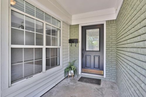 506 Hilliard St, Conroe TX  77301-1839 exterior