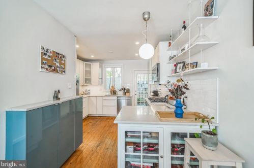 404 Iseminger St, Philadelphia PA  19147-6215 exterior