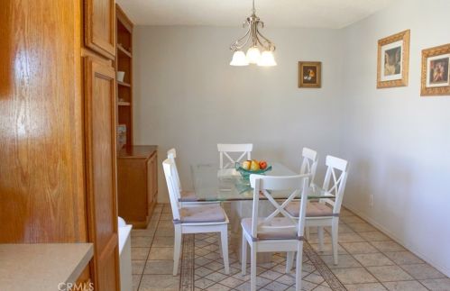 8801 Willis Ave, Van Nuys, CA 91402-2118