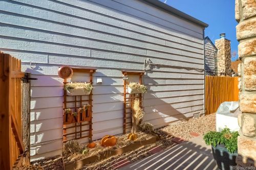 990 Zeno Way, Aurora CO 80017-3394 exterior