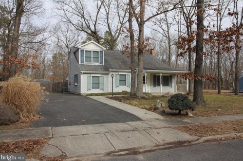 699 Curry Ave, Waterford, NJ 08089-2113