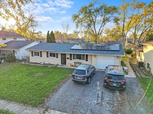 7512 Brookside Dr, Hanover Park, IL 60133-2654