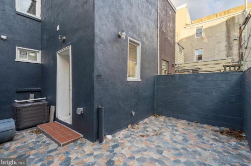 312 Manton St, Philadelphia PA  19147-5213 exterior