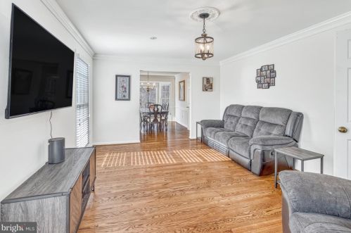 12125 Darnley Rd, Woodbridge VA  22192-6615 exterior