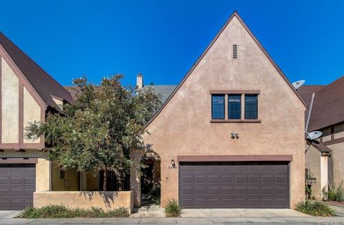 9243 Tobias Ave, Van Nuys, CA 91402-1203
