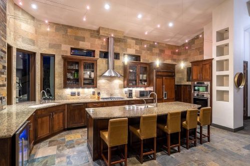 14246 Shr Dr, Truckee CA  96161-3430 exterior