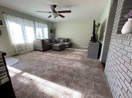 875 Vaughn Dr, Kankakee, IL 60901-7475