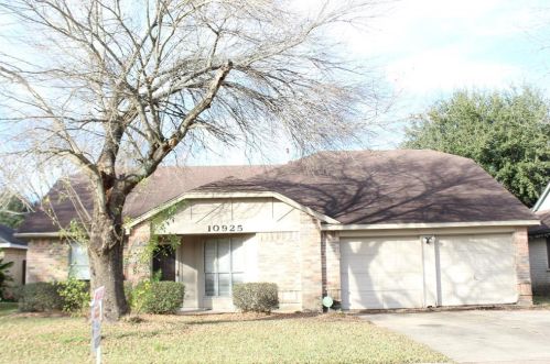 10925 Collingswood Dr, Morgans Point, TX 77571-4341