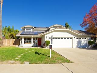 5233 Champlain St, Oceanside, CA 92056-2305