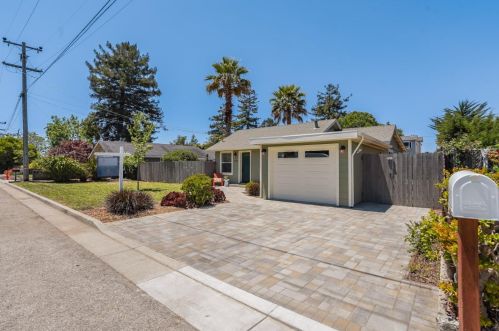 1771 44th Ave, Capitola, CA 95010-3513