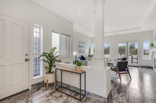 80 Tennis Villas Dr, Dana Point, CA 92629-4165