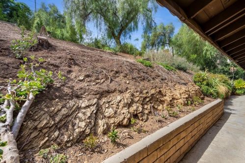 1921 Arroyo Dr, Riverside CA  92506-1610 exterior