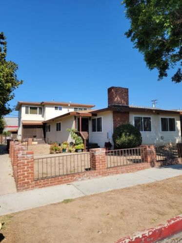 10211 Dixon Ave, Inglewood, CA 90303-3562