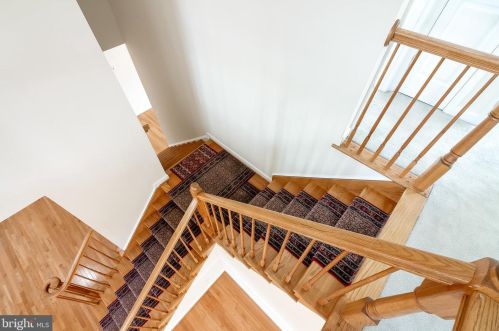 7337 Hooes Rd, Springfield VA  22152-3704 exterior