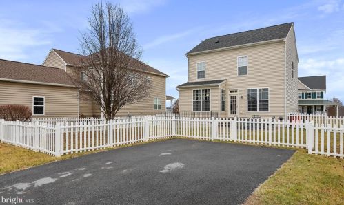 399 Lord Fairfax St, Charles Town WV  25414-2609 exterior