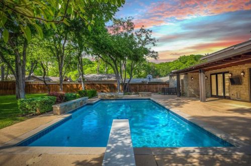 2924 Harlanwood Dr, Fort Worth TX  76109-1601 exterior