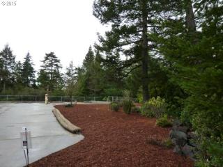 628 Glenbrook Cir, Florence, OR 97439-9291