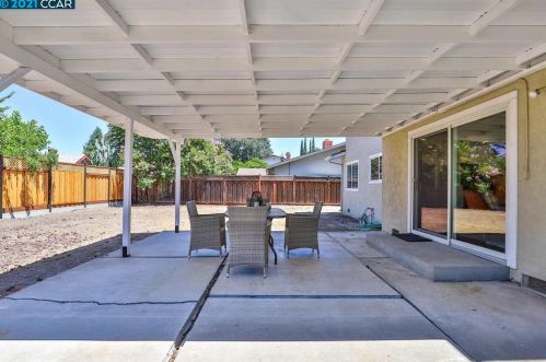 3719 Parkmall Ct, Concord CA  94519-1421 exterior