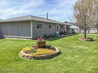 60 Vista Ln, Yakima, WA 98908-9093