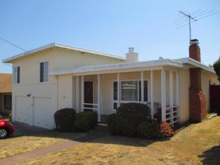 351 Paramount Dr, Millbrae, CA 94030-1324
