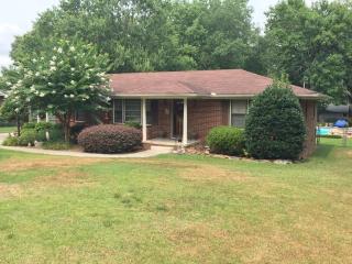 107 Alma Dr, Dalton, GA 30721-8615