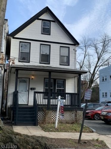 26 Lincoln Pl, Irvington, NJ 07111-2321