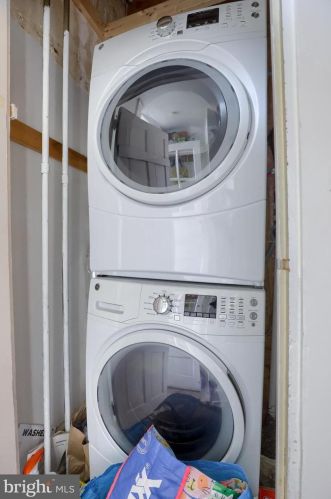 433 Walnut St, Lancaster PA  17603-3362 exterior