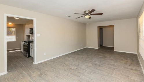 1001 Lake Louise Rd, Fort Worth TX  76103-1217 exterior