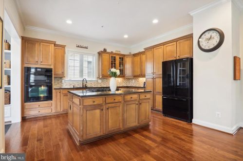 13509 Moonlight Trail Dr, Silver Spring MD 20906-6700 exterior