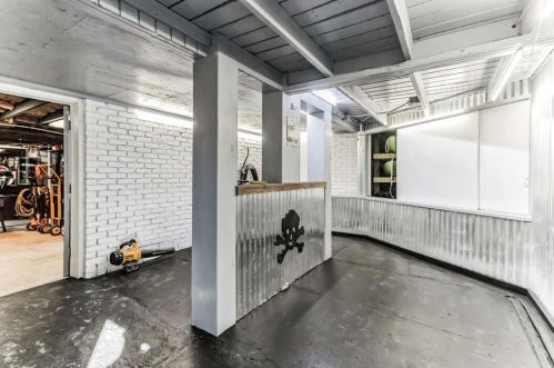 1615 Fama Dr, Atlanta GA  30329-3311 exterior