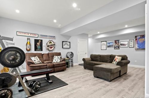 20 Lower Rocks Ln, Norwalk CT  06851-2002 exterior