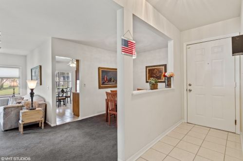 126 Morningside Ln, Buffalo Grove, IL 60089-1578