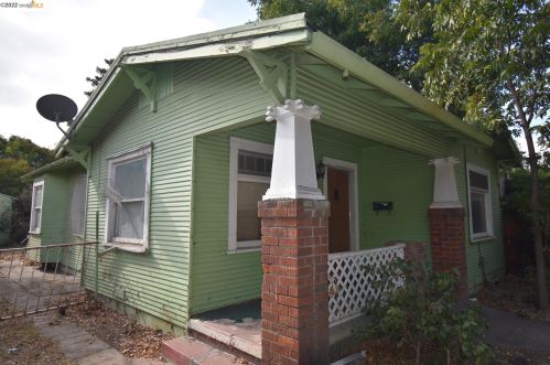 146 Mariposa Ave, Stockton, CA 95204-3713