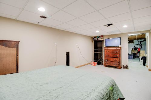 1306 Montego Dr, Springfield OH  45503-6223 exterior