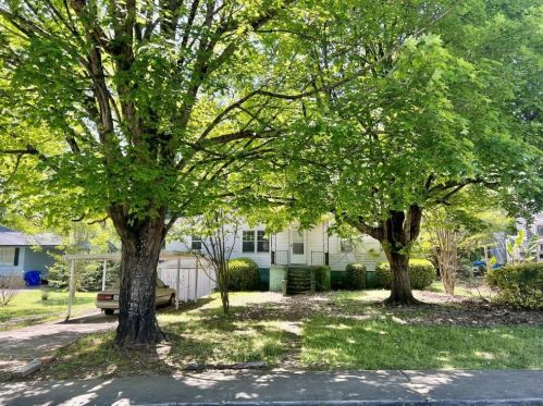 1064 Sheppard Rd, Stone Mountain, GA 30083-3668