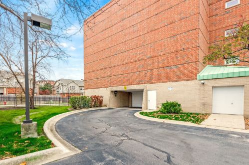 6211 Lincoln Ave, Morton Grove IL  60053-2861 exterior