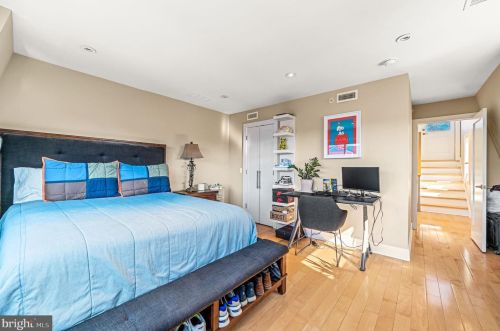 771 19th St, Philadelphia PA  19130-2029 exterior