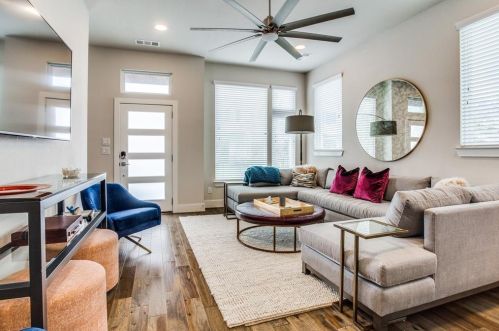 401 Templeton Dr, Fort Worth TX  76107-2252 exterior