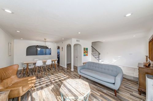 4222 Larwin Ave, Cypress, CA 90630-4150