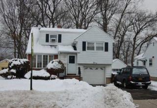 680 Ridgewood Rd, Oradell, NJ 07649-2013