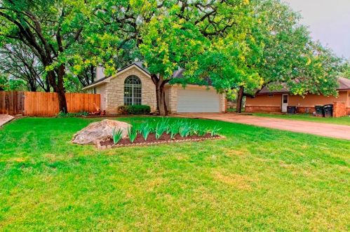 1002 Garden View Dr, Georgetown, TX 78628-2943