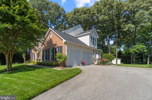 10 Woodbent Dr, Severna Park, MD 21146-3040